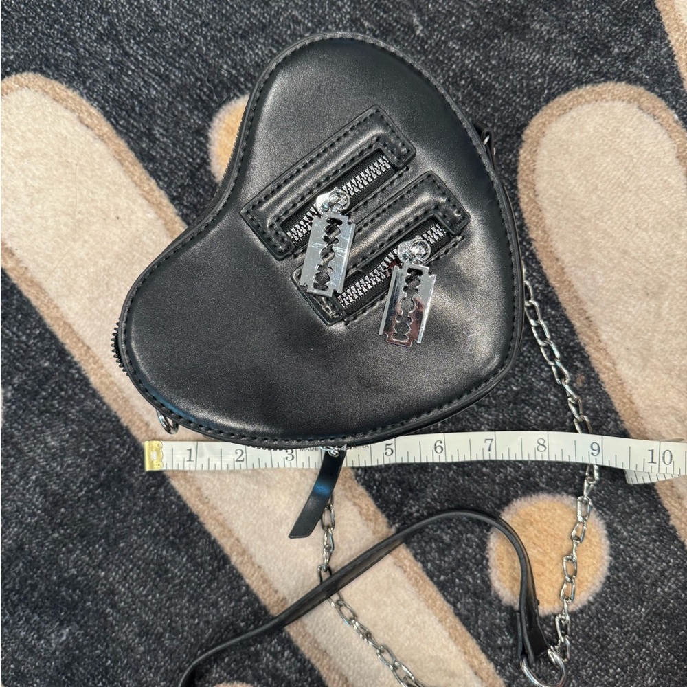 Mini Heart Purse - Picture 5 of 6